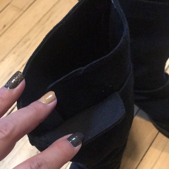 Black vegan leather suede boots 6 antique gold buckles low heel calf height fall - Picture 7 of 8